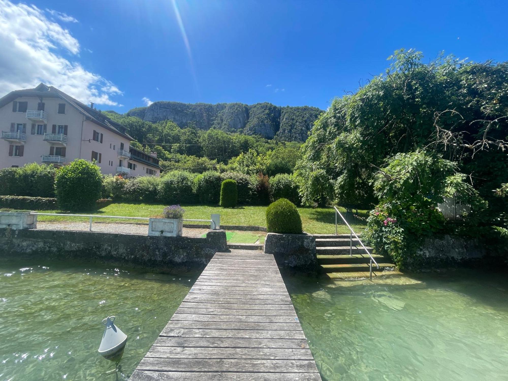 Rare 2 Bedroom With Private Beach On Lake Annecy Doussard Zewnętrze zdjęcie